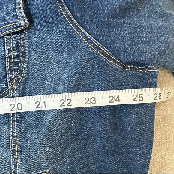 NWT Torrid Classic Medium Wash Trucker Pockets Denim Jean Jacket Size 3X - Picture 10 of 14